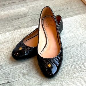Tory Burch Black Patent Leather Ballet Flats with small Emblem